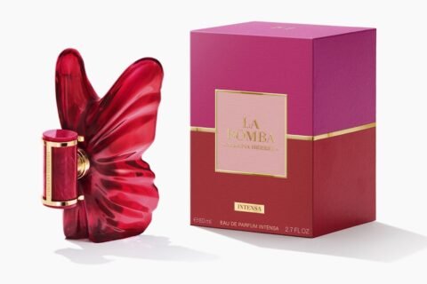 Carolina Herrera distribui amostra de La Bomba Intensa nas redes sociais