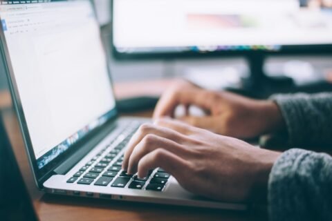Cursos online gratuitos com certificado: como escolher os que valem a pena