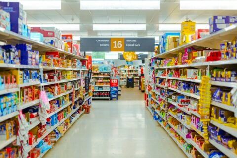Como economizar no supermercado com aplicativos e cupons